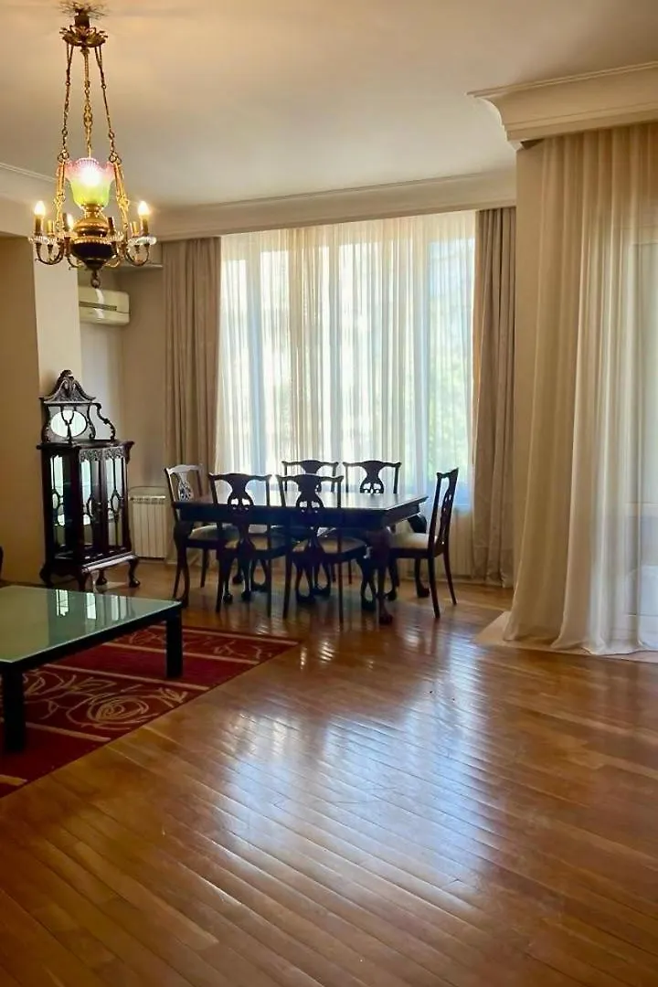Apartamento Round Garden In Vake Tiflis Georgia